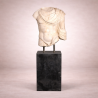 Torse Romain en Marbre Blanc sur Socle Noir | Sculpture Antique Classique