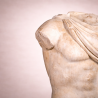 Torse Romain en Marbre Blanc sur Socle Noir | Sculpture Antique Classique