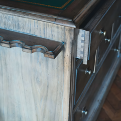 Îlot d’armurier en chêne massif – meuble gun room haut de gamme