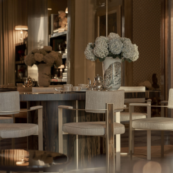 Table à manger Nettuno en ébène et corne – Table ovale luxe