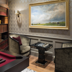 Table d’échecs Alfio en verre fumé et corne – Jeu de luxe haut de gamme